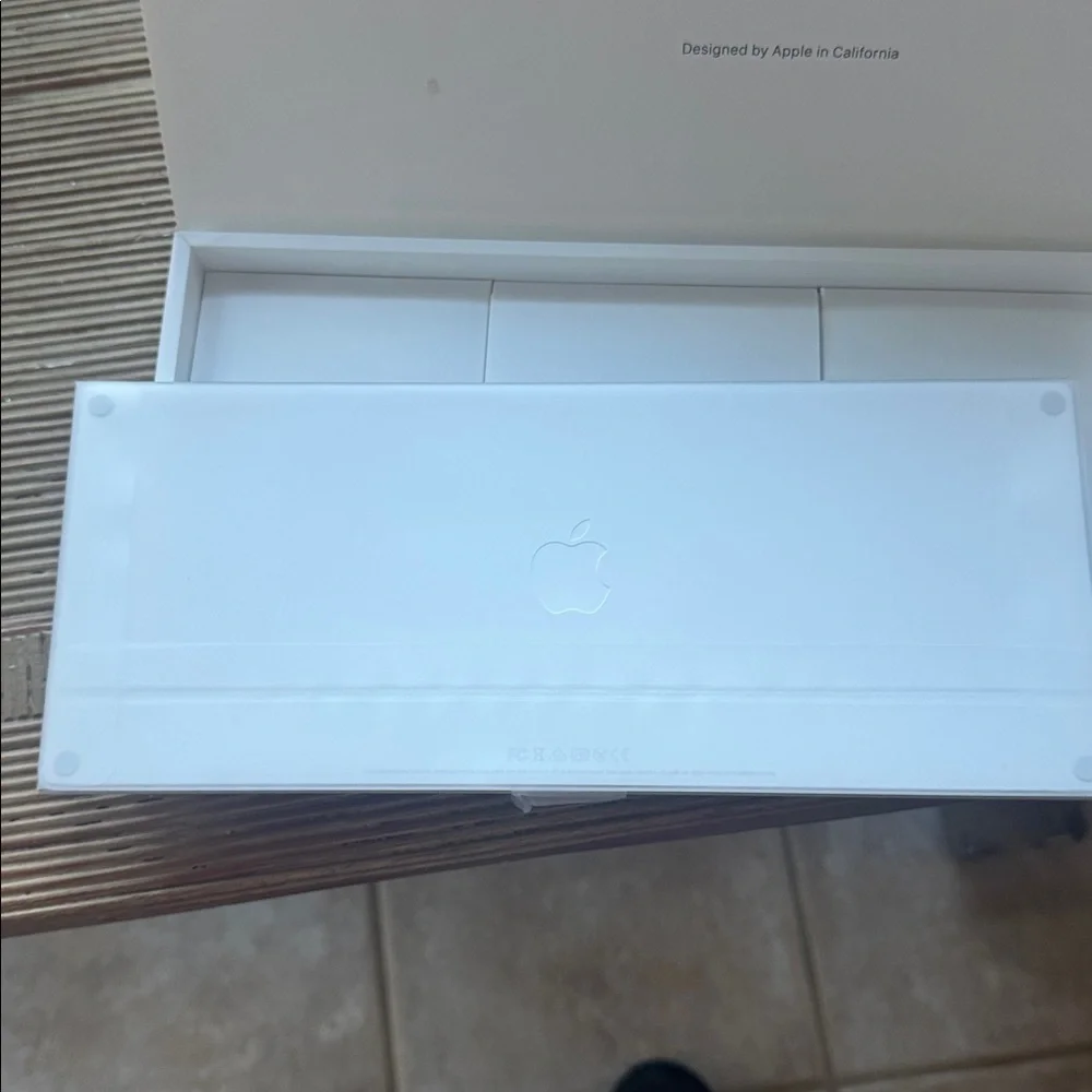 Apple magic keyboard NWOT